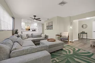 8253 137th Ln, Seminole, FL 33776 - Photo 9