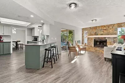 6001 28th Street S, Saint Petersburg, FL 33712 - Photo 11