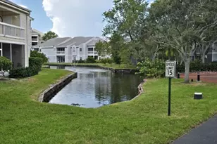 6810 Stonesthrow Cir N, Saint Petersburg, FL 33710 - Photo 15