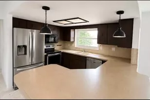 8345 Fox Hollow Dr, Port Richey, FL 34668 - Photo 5