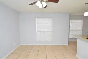 8617 Fancy Finch Dr, Tampa, FL 33614 - Photo 15