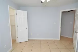 8617 Fancy Finch Dr, Tampa, FL 33614 - Photo 35