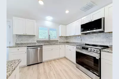 8270 30th Avenue N, Saint Petersburg, FL 33710 - Photo 21