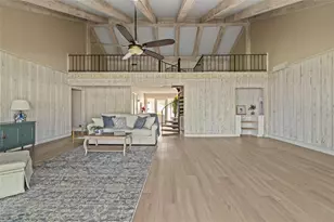 165 97th Ave NE, Saint Petersburg, FL 33702 - Photo 13