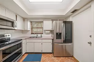 5527 Commonwealth Ave N, Saint Petersburg, FL 33703 - Photo 9