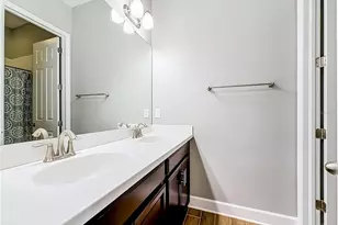 1107 Isobel Reserve Ln, Tampa, FL 33613 - Photo 39