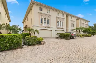 1022 Paseo Del Rio NE, Saint Petersburg, FL 33702 - Photo 45