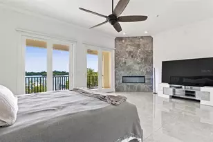 1022 Paseo Del Rio NE, Saint Petersburg, FL 33702 - Photo 15