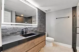 1022 Paseo Del Rio NE, Saint Petersburg, FL 33702 - Photo 29