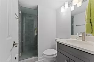 4700 Cove Cir, Saint Petersburg, FL 33708 - Photo 23