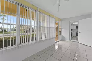 4700 Cove Cir, Saint Petersburg, FL 33708 - Photo 5