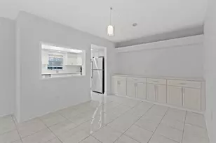4700 Cove Cir, Saint Petersburg, FL 33708 - Photo 11