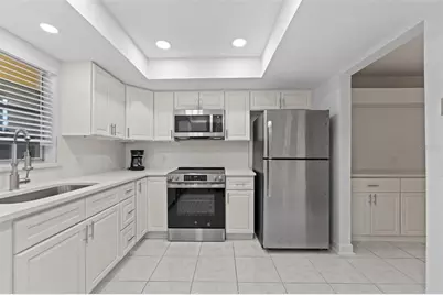 4700 Cove Circle #102, Saint Petersburg, FL 33708 - Photo 13