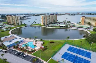 4700 Cove Cir, Saint Petersburg, FL 33708 - Photo 3
