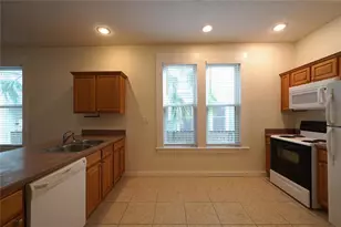 838 6th St N, Saint Petersburg, FL 33701 - Photo 9