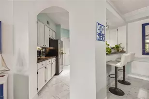4304 Bay Club Cir, Tampa, FL 33607 - Photo 11