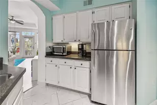4304 Bay Club Cir, Tampa, FL 33607 - Photo 13