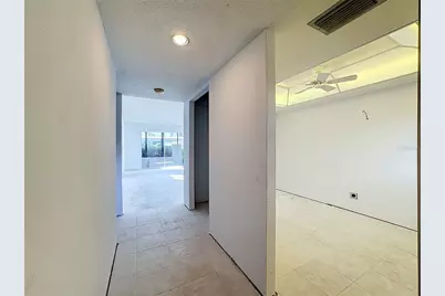6470 Hollywood Boulevard #110, Sarasota, FL 34231 - Photo 3
