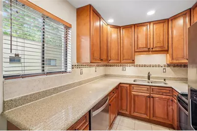 11722 Raintree Lake Lane #D, Temple Terrace, FL 33617 - Photo 9