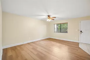 11722 Raintree Lake Ln, Temple Terrace, FL 33617 - Photo 3