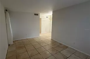 8709 N Mandarine Pl, Tampa, FL 33617 - Photo 5