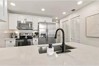 12233 Armenia Gables Circle #12233, Tampa, FL 33612 - Photo 17