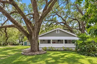 805 E Lambright St, Tampa, FL 33604 - Photo 1