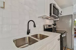 7508 N Tampania Ave, Tampa, FL 33614 - Photo 9