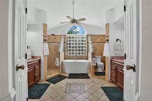 2010 River Park Ct, Valrico, FL 33596 - Photo 23