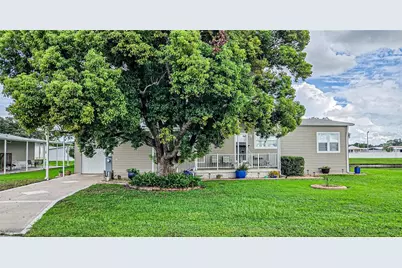 36805 Lakewood Drive, Zephyrhills, FL 33542 - Photo 3