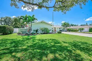 809 Jacaranda Dr, Largo, FL 33770 - Photo 39