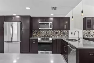 7892 Sundown Dr N, Saint Petersburg, FL 33709 - Photo 25