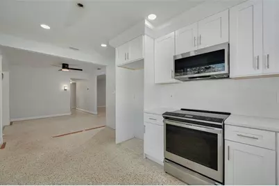 2001 41st Street N, Saint Petersburg, FL 33713 - Photo 5