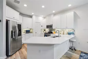 8519 Arabella Ln, Seminole, FL 33777 - Photo 9