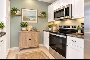 2227 Greenhaven Dr, Sun City Center, FL 33573 - Photo 5