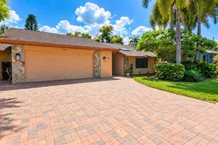 1040 Rosetree Ln, Tarpon Springs, FL 34689 - Photo 1