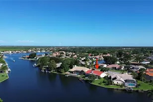 4804 Longwater Way N, Tampa, FL 33615 - Photo 9
