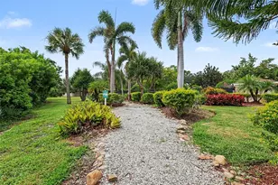 6137 Bayside Key Dr, Tampa, FL 33615 - Photo 29