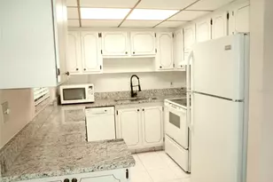 206 Andover Pl N, Sun City Center, FL 33573 - Photo 7