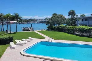 9755 Harrell Ave, Treasure Island, FL 33706 - Photo 11