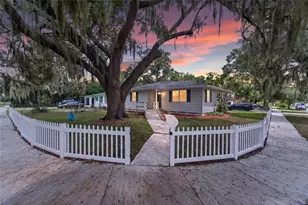703 Interlachen Pkwy, Lakeland, FL 33801 - Photo 1