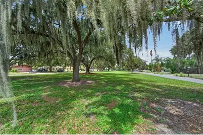 703 Interlachen Pkwy, Lakeland, FL 33801 - Photo 13