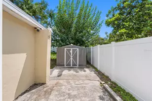 2405 E Annie St, Tampa, FL 33612 - Photo 9