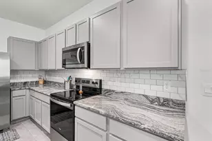 16630 Grotto Steam Pl, Wimauma, FL 33598 - Photo 17
