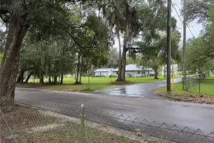 602 N Division St, Micanopy, FL 32667 - Photo 17