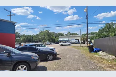 9701 N Tampa Street, Tampa, FL 33612 - Photo 3