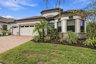901 Grand Cresta Ave, Brandon, FL 33511 - Photo 3