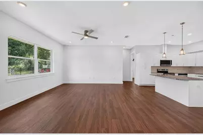 8003 Chaney Lane, Tampa, FL 33617 - Photo 7