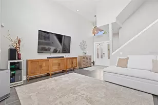 13956 Lake Point Dr, Clearwater, FL 33762 - Photo 9