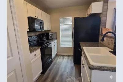 9863 Ashburn Lake Drive, Tampa, FL 33610 - Photo 7